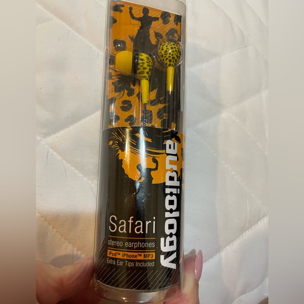 Leopard Print Earphones